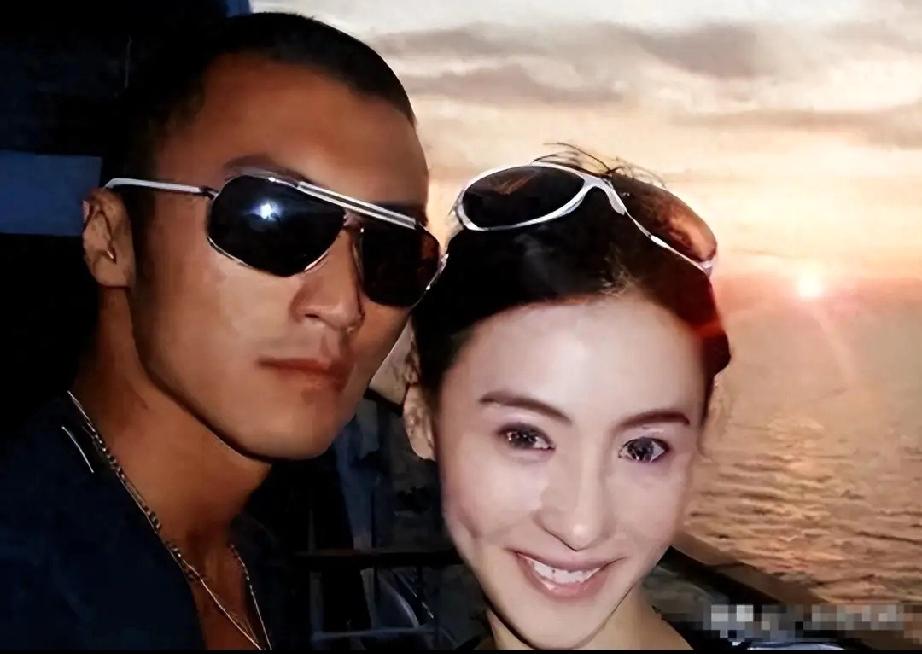 谢霆锋生日前夕，46岁张柏芝现身上海，小腹微隆引热议
 
    临近谢霆锋生日