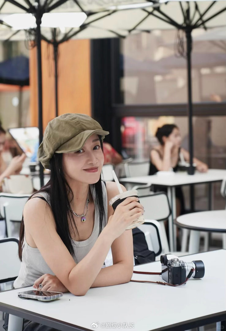 赵子琪危险派对 谁懂这种惊艳！赵子琪的《危险派对》全开麦唱跳无压力，动作利落有张