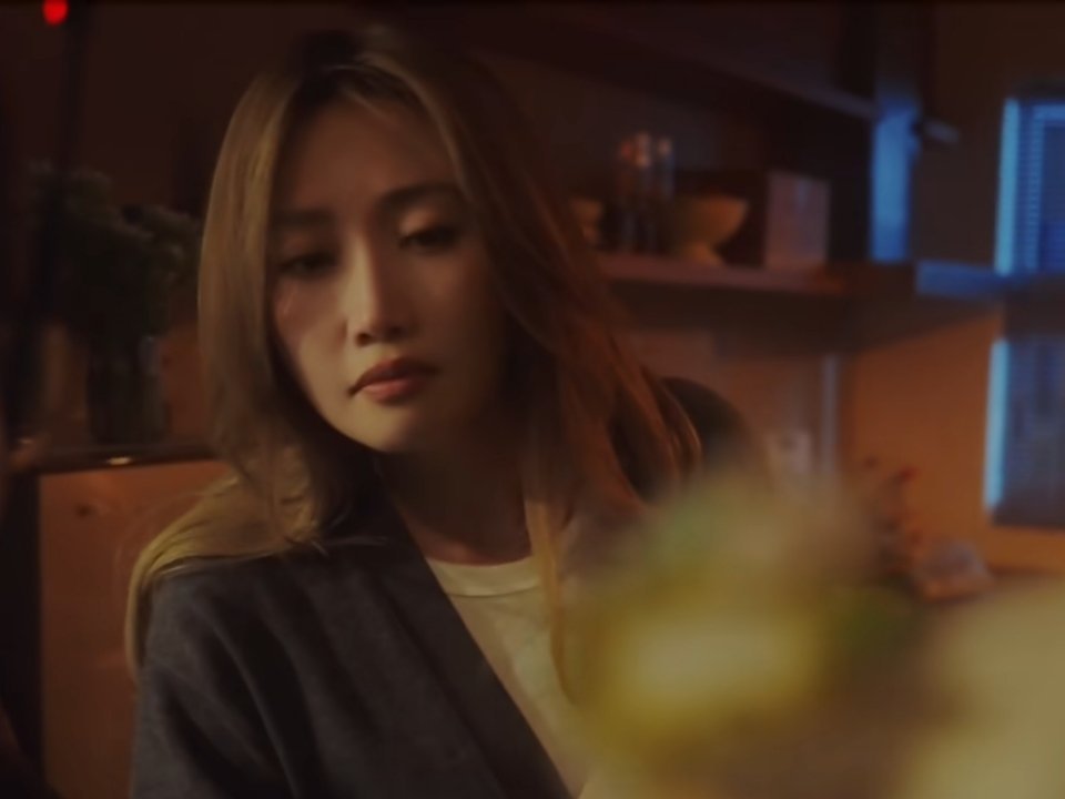 想钻进妈妈怀里暖暖 
