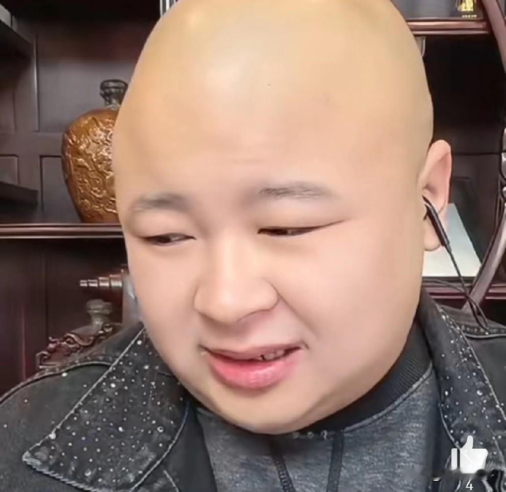 老狗奉劝肖天赐：珍爱生命，远离泔水曼！

        肖天赐现在直播不能这么