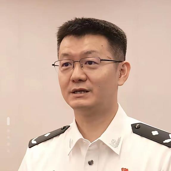 一夜之间，1000多个犯罪团伙被连根铲除。全国公安机关同步开展集中收网行动，累计