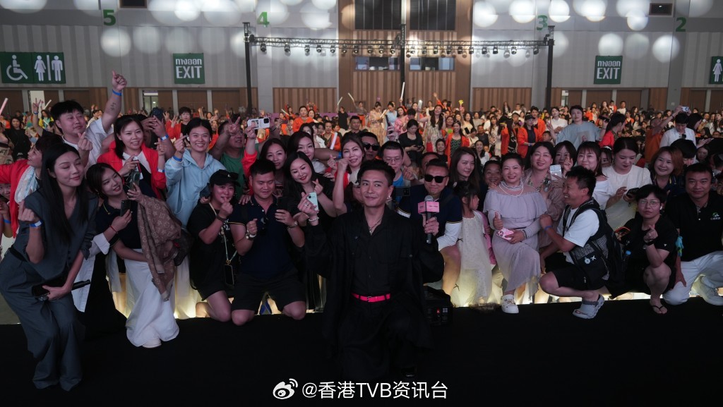 星岛：黄宗泽带领陈滢吴业坤泰国度过520：有工作最开心  冻龄靠自律和好心态黄宗
