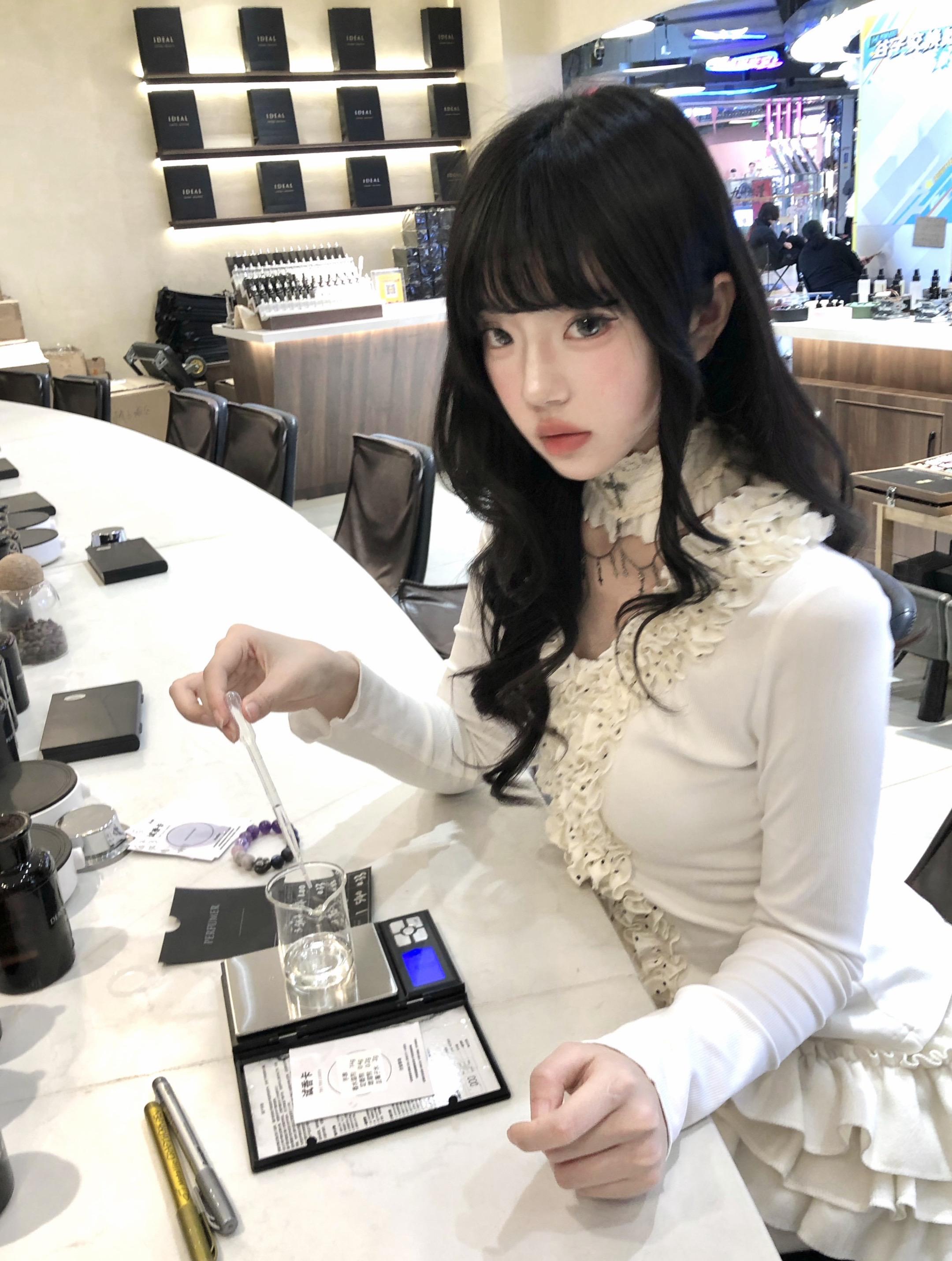 请记住独属于我的香气…给自己diy了一条香薰手串～特别喜欢！