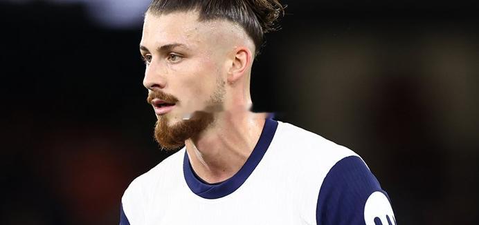 意大利转会专家斯基拉报道，热刺中卫德拉古辛可能在即将到来的1月转会窗离开球队。据