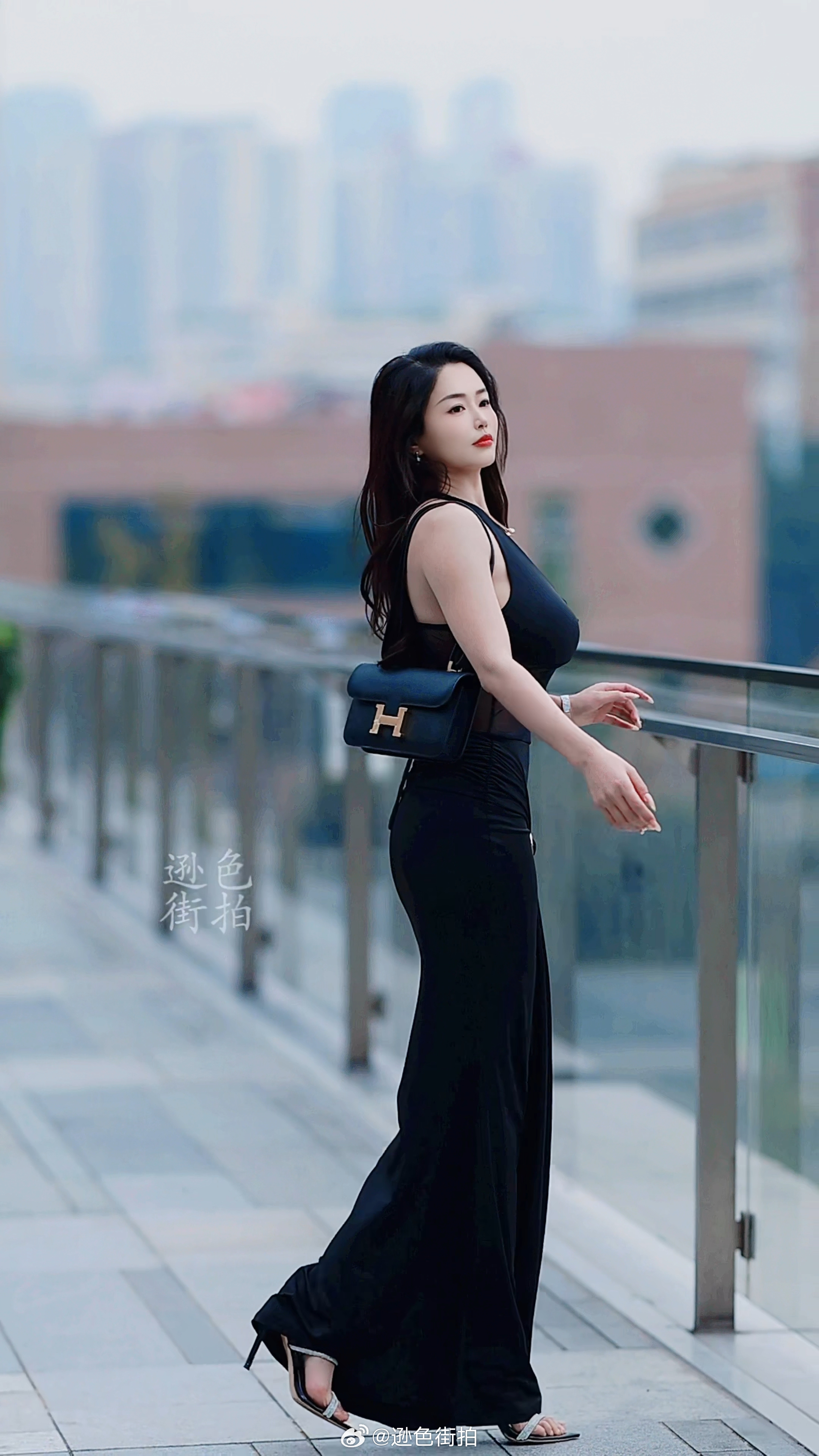 【成都街拍】周四，宝贝们早安！丨摄影拍照每日穿搭