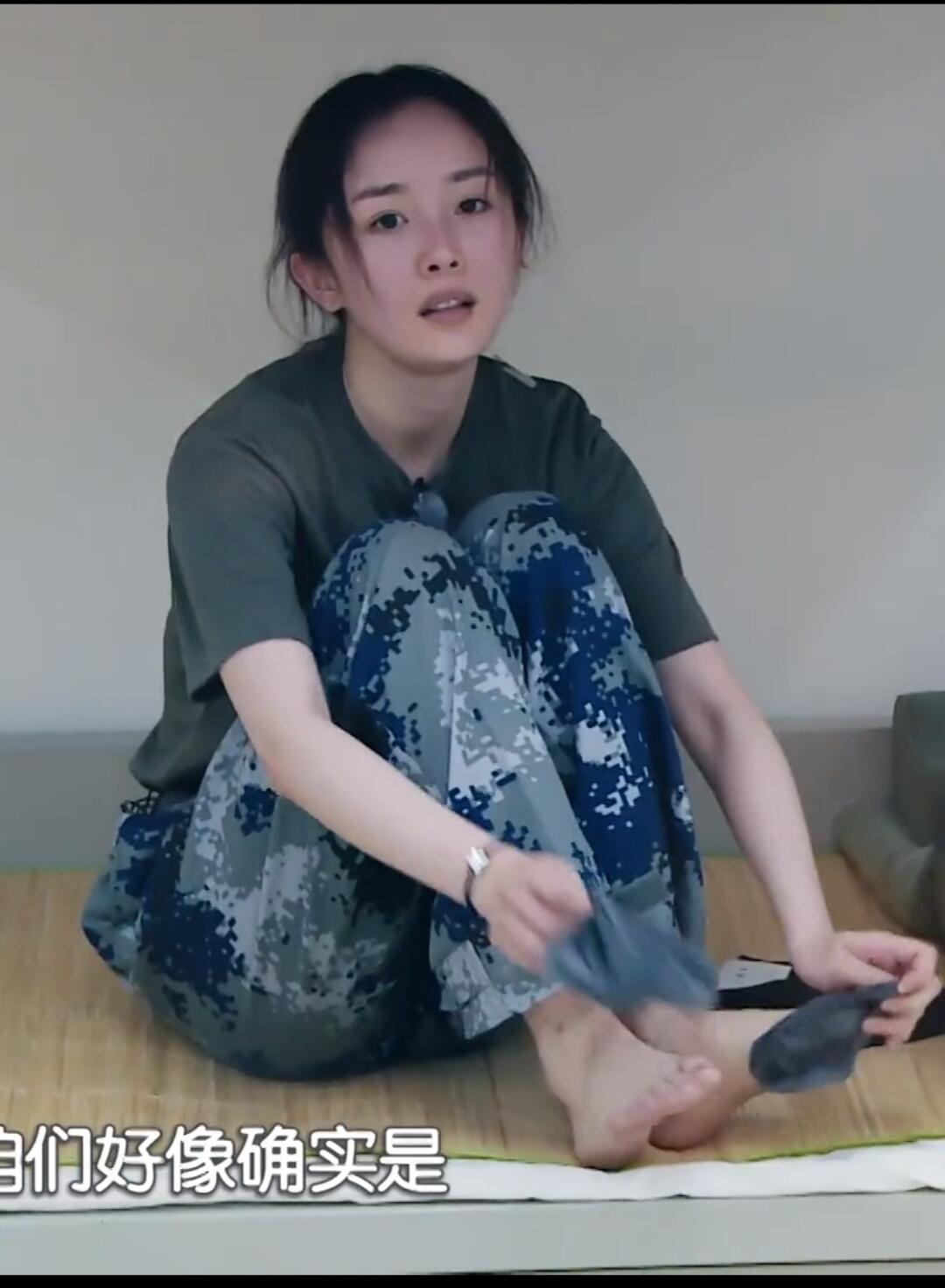 杨幂军训里的样子 ​​​