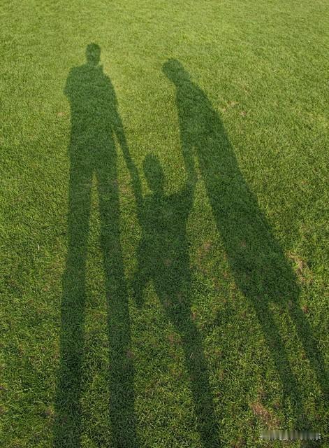 感恩的人很多,最想感谢谁呢? 2025 这一年太难了！把前几年积蓄赔光时，我慌了