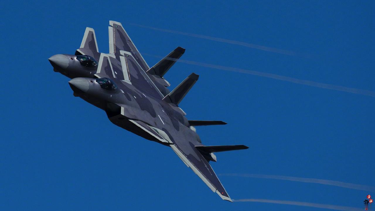 全美空军F-35加起来，竟被中国一款战机反超了！ 

这条消息7月初在西方军事圈
