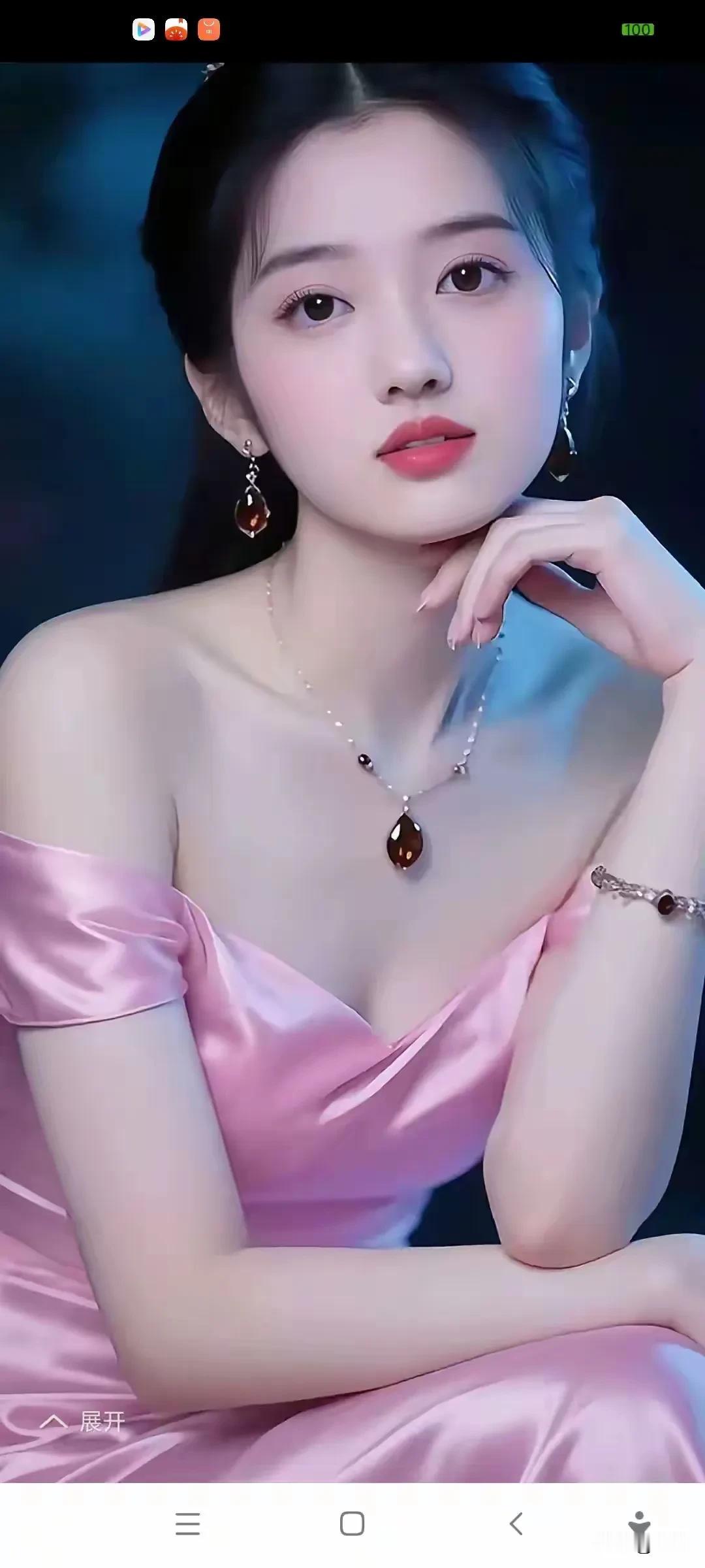 请您对下联
上联:端庄秀气东方美
下联:惠质兰心华夏风
横批:德惠双馨