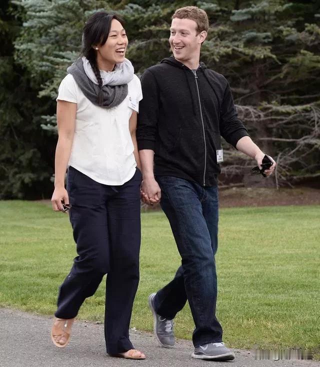 扎克伯格向世界证明，不是所有有钱男人都只注重女人的外表。
扎克伯格就曾坦言他老婆