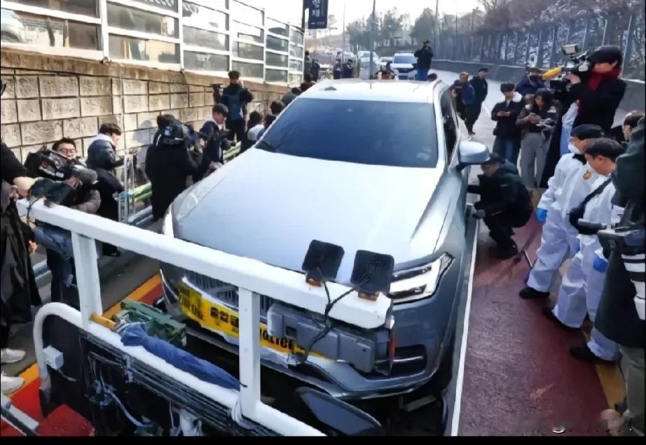 李善均得罪韩国财阀了吗，才会自杀保全家人。
韩国娱乐圈隔一段时就爆出顶流明星吸毒