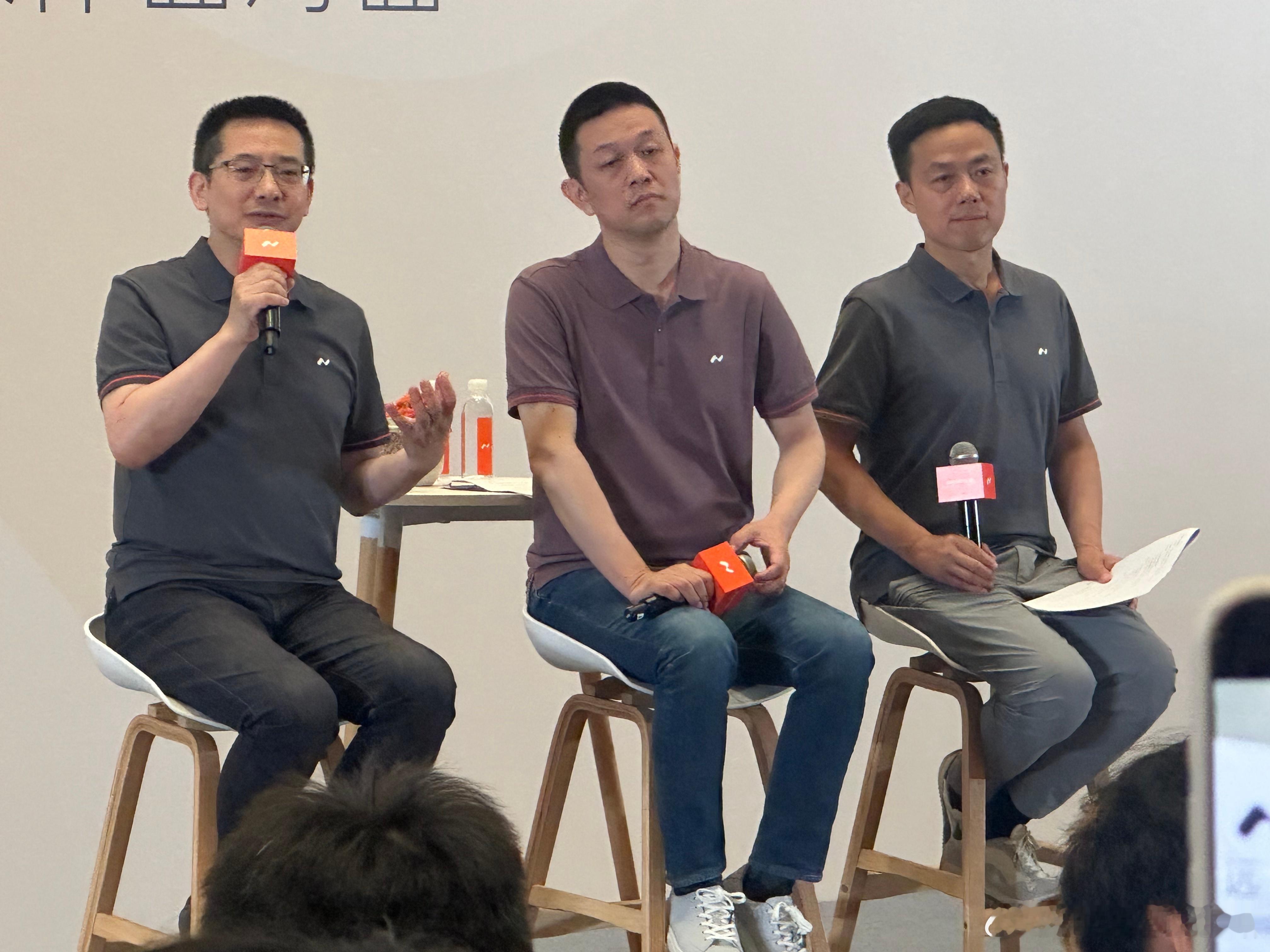 为什么昨天把直播的评论区关了？李斌：因为降本，评论开了要花很多控评费用。现在水军