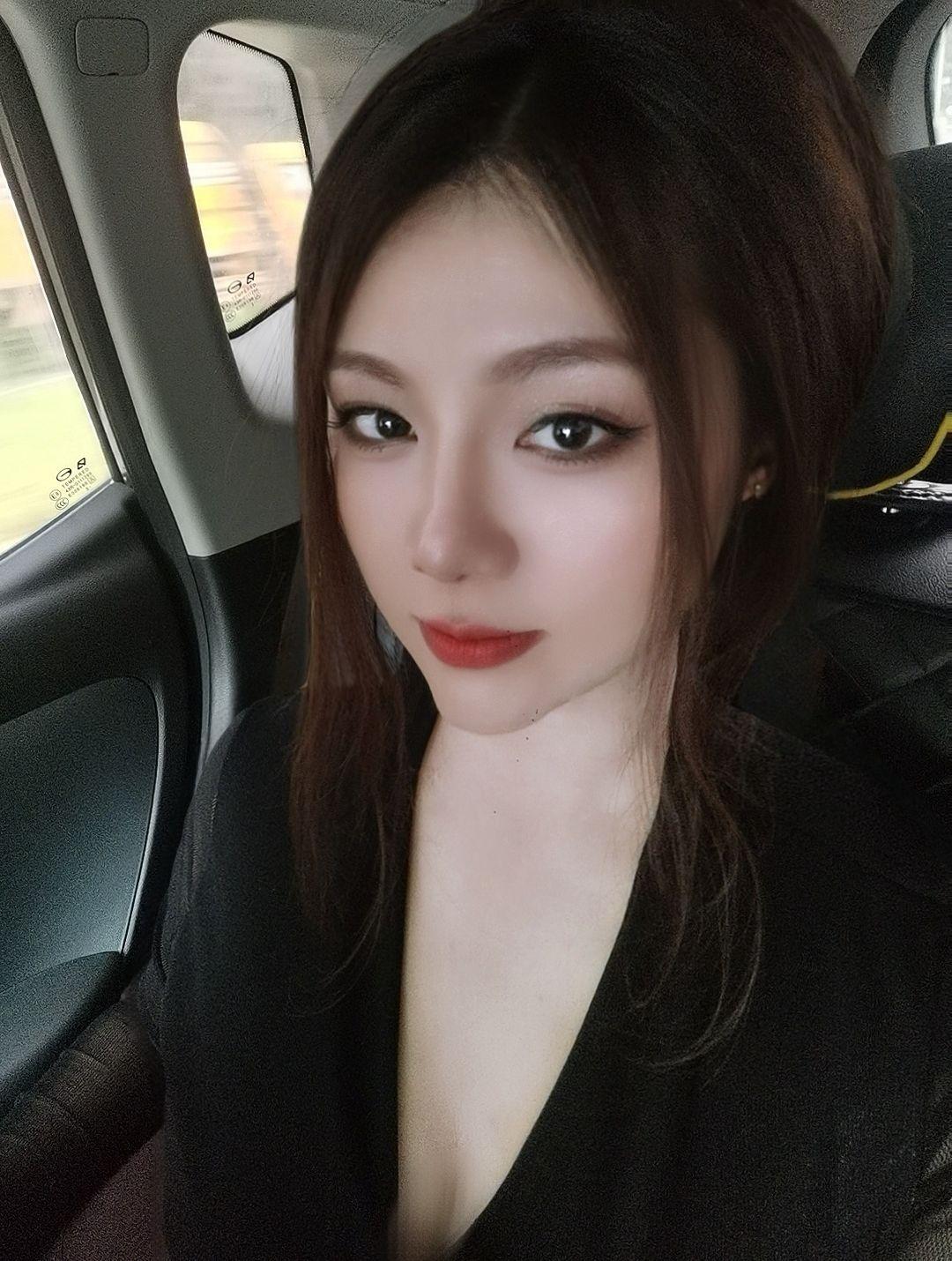 最近体重下降了 没有减肥 只是把心里的五个男人放下了而已