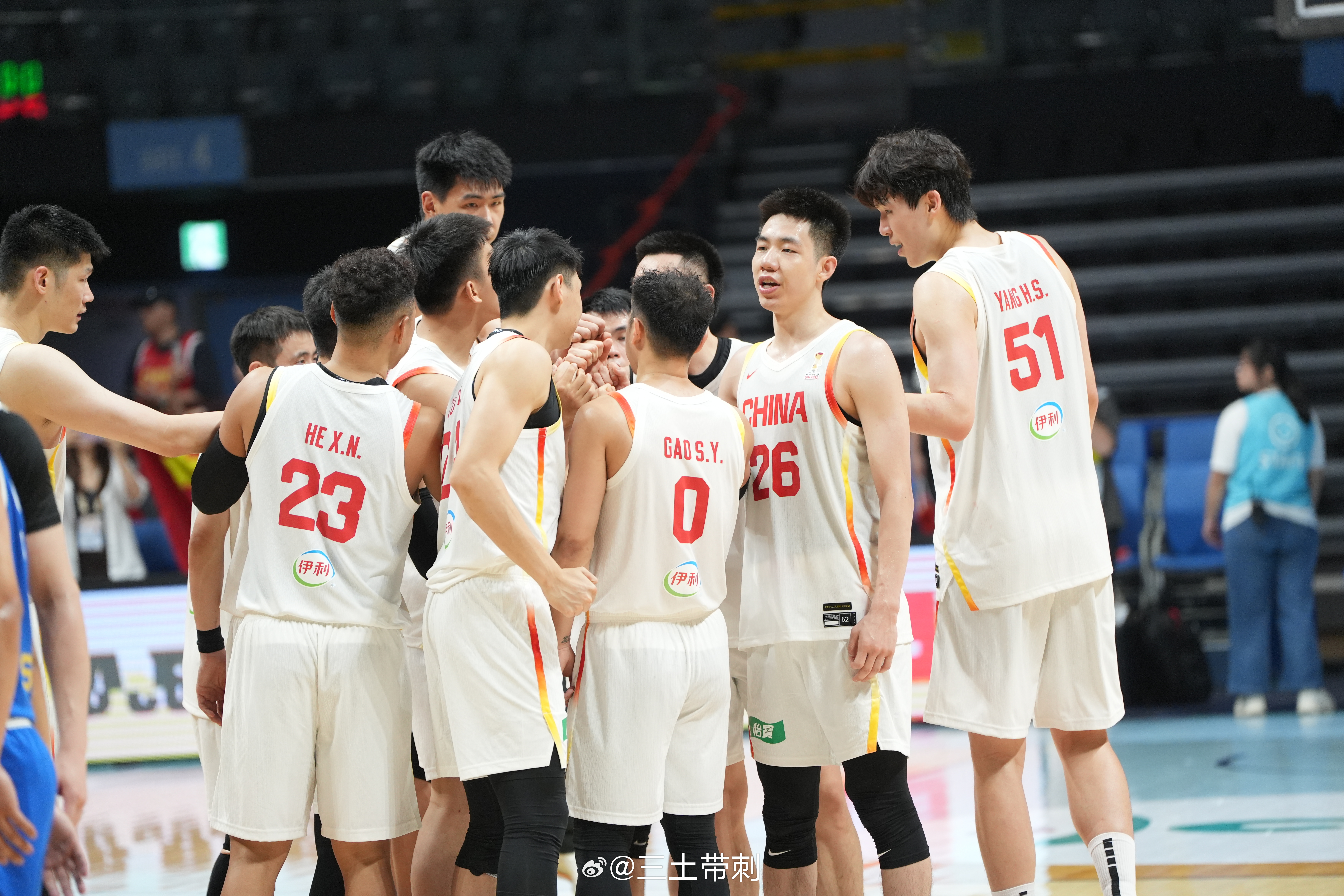中国男篮 中国男篮今天中午启程回国，按照惯例，要休整一下，也一定会开个总结会。毕