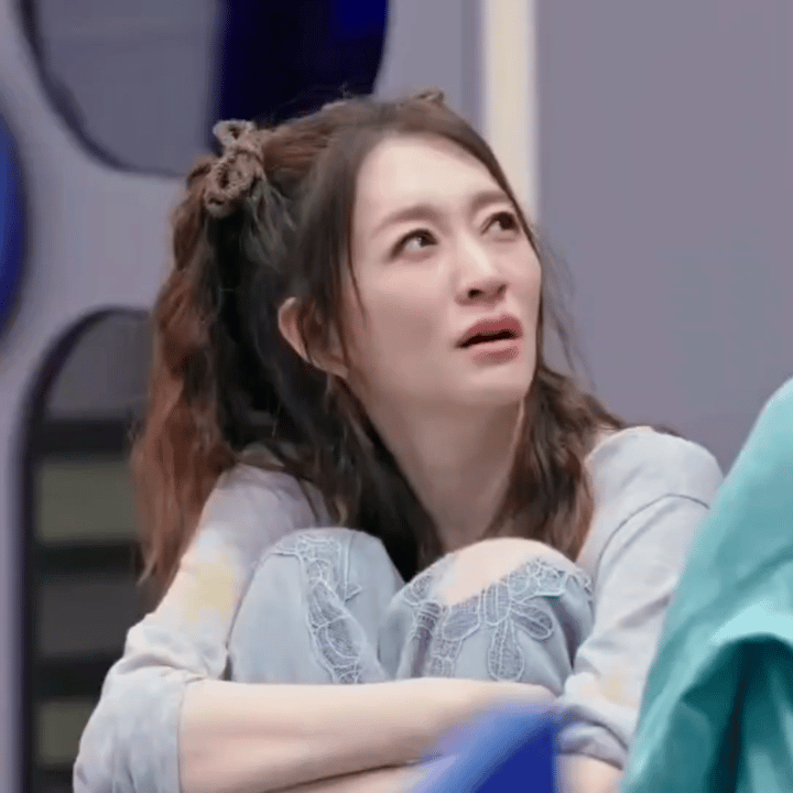 好命苦的李小冉...乘风值第一被迫续任队长，选歌时听到小甜歌第一反应就是“这个一