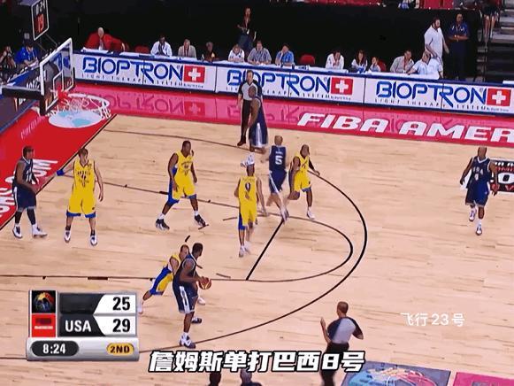 詹姆斯打不了的科比来打！
图一：詹姆斯打巴西8号，勉强投篮不中。
图二：科比低位