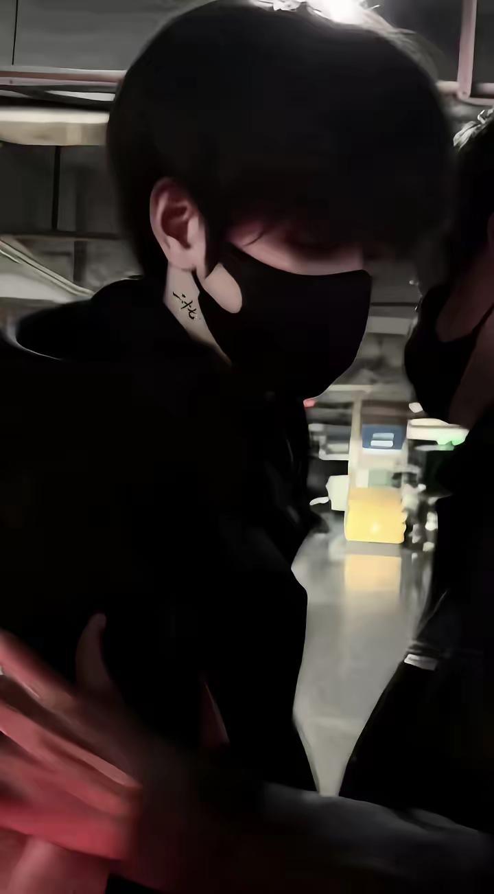 那年14仅靠一张脸杀出圈晋升六番李煜东李煜东四代唯一门面 李煜东四代纯血黑马