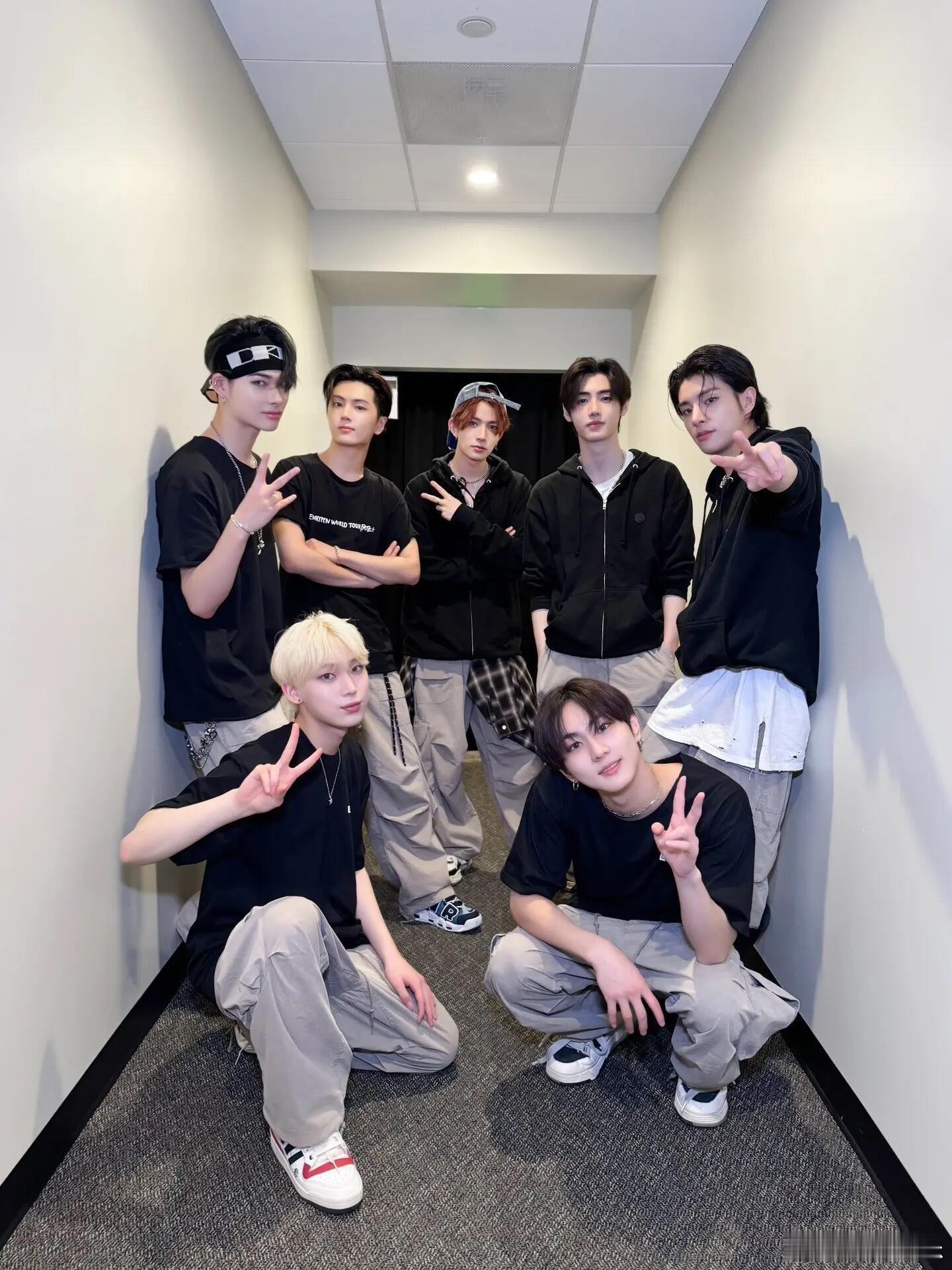 ENHYPEN 谁教你们这么闯中的这段中文一出来我就开始笑，不能说毫不相干，只能