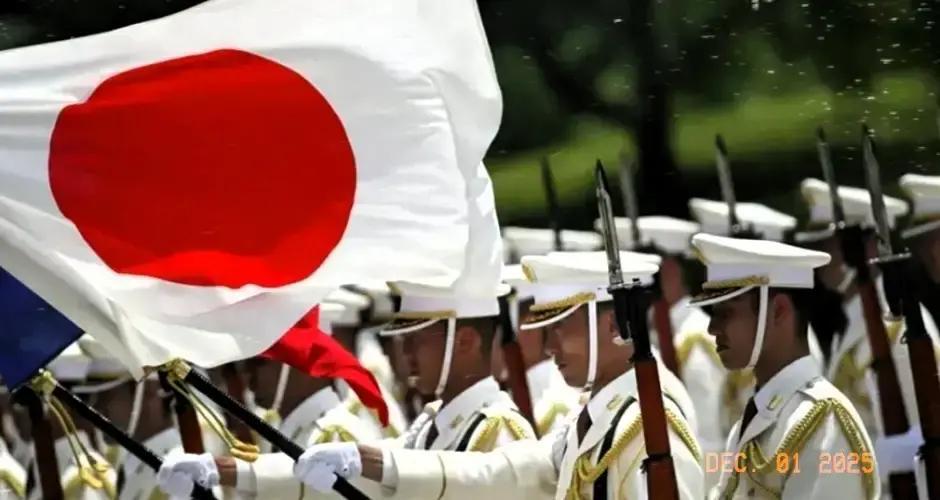 快讯！快讯！
这不是冲动，是一张押注到骨子里的牌局。东京把防卫费硬拱到11万亿日