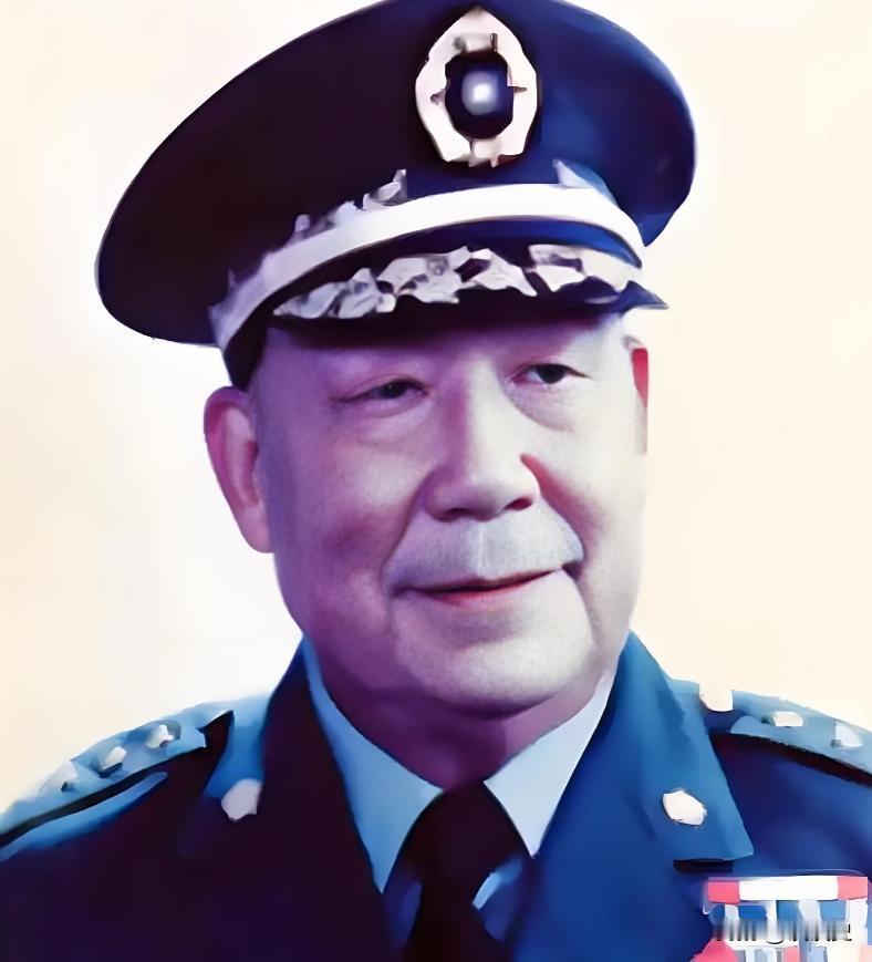 1949年，蒋介石下死令：撤离青岛必炸全城设施！刘安祺表面点头应承，转身就对亲兵