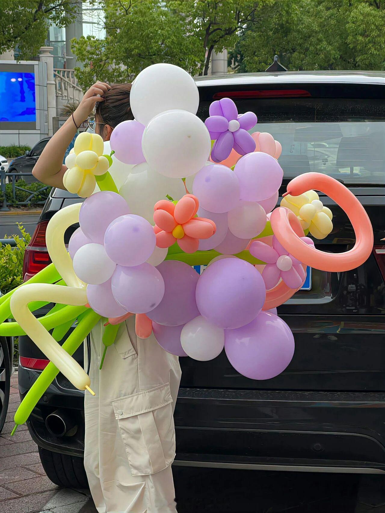 我真的觉得那些不发朋友圈也不聊天也不发微博 也不更新任何动态平台的人好神奇 你们