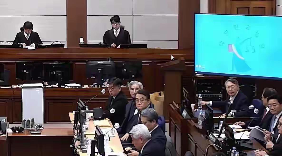 果然不出所料，尹锡悦因内乱头目罪一审被判处无期徒刑！

李在明要求判死刑没有成功