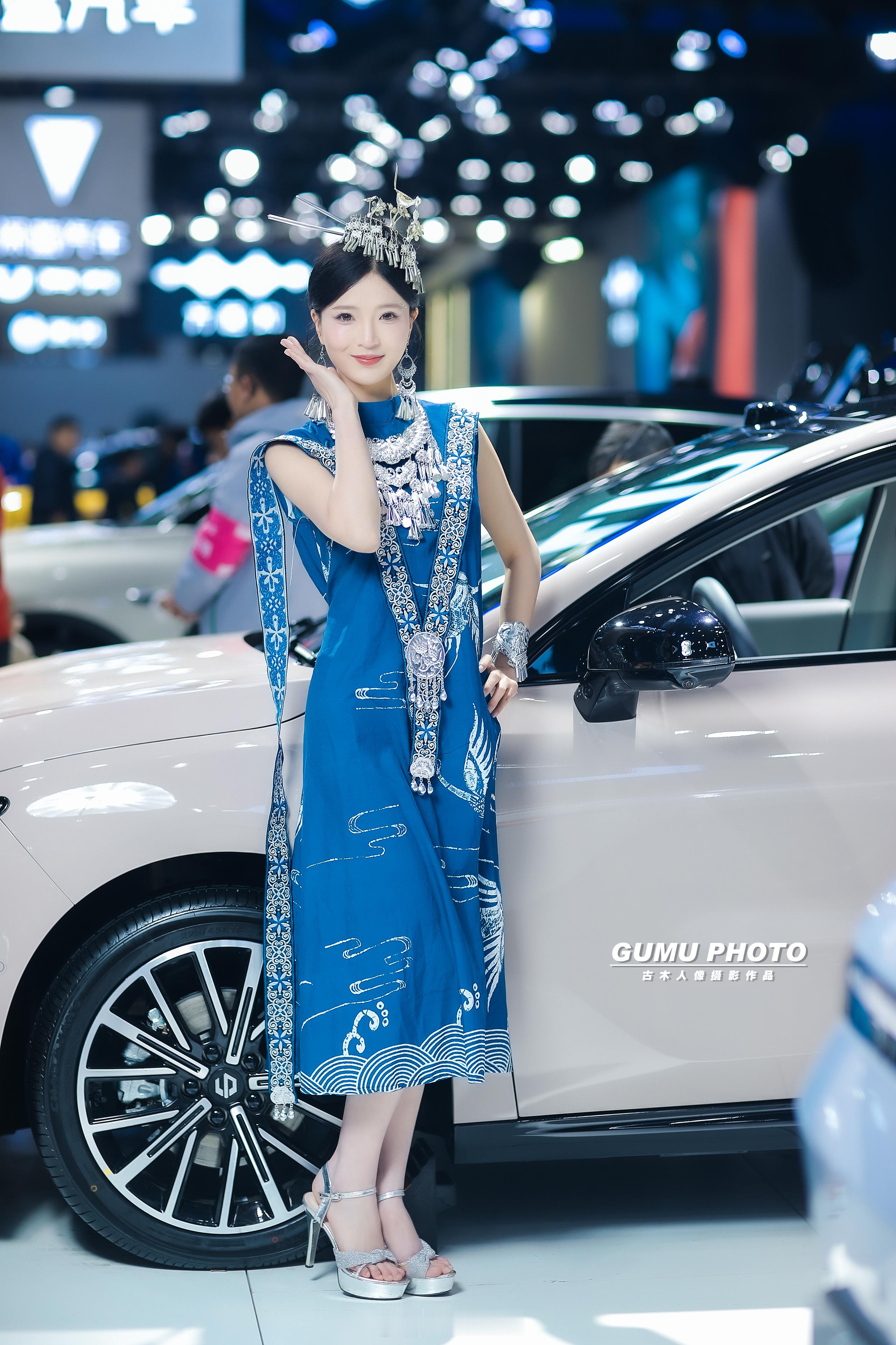 2025贵阳汽车文化节零跑 展台模特小姐姐。2025贵阳汽车文化节第十五届贵阳汽