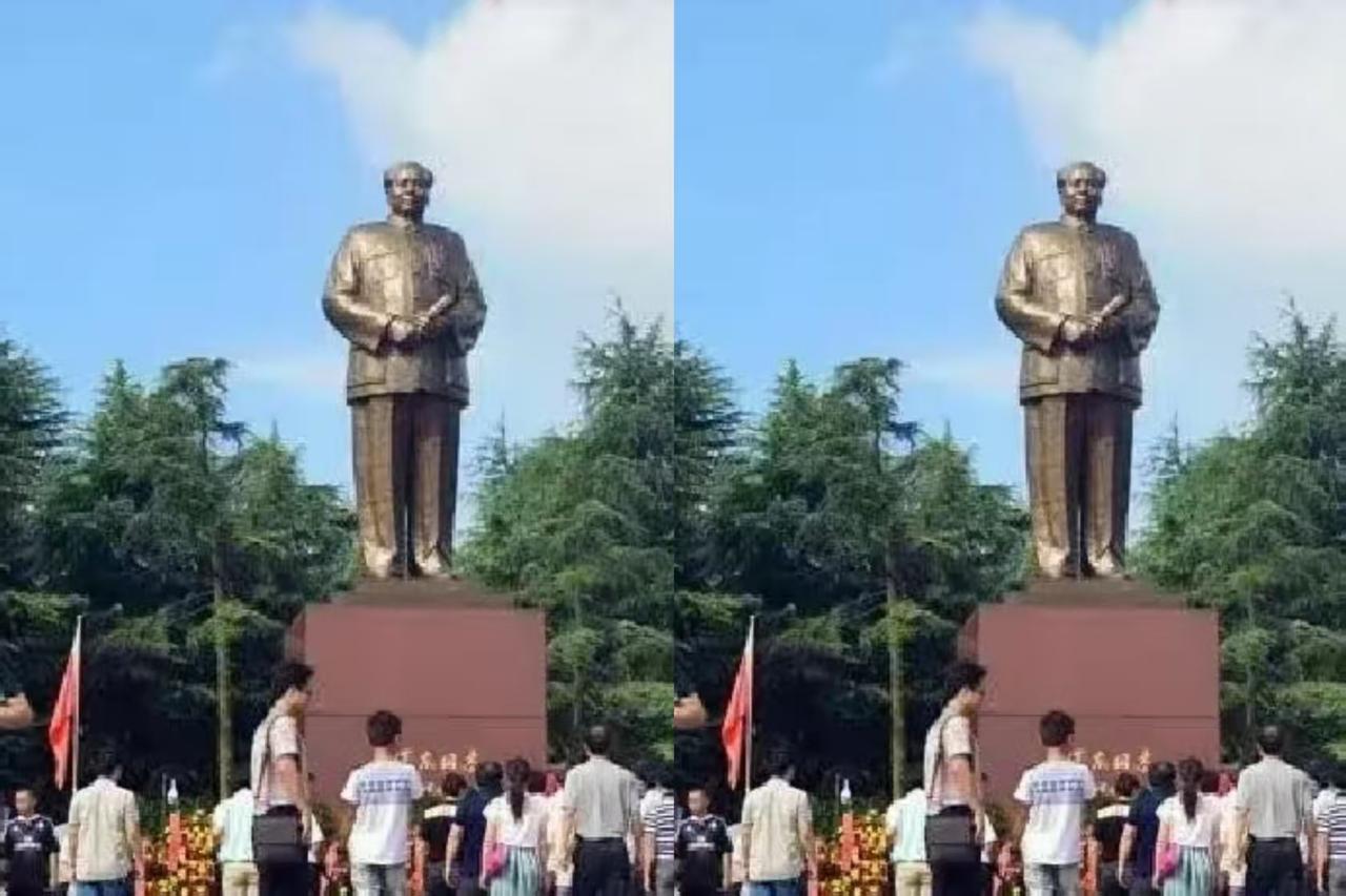 万人广场无喧哗！韶山的沉默，是刻在骨子里的敬畏
 
朋友从韶山归来的一句话让我满