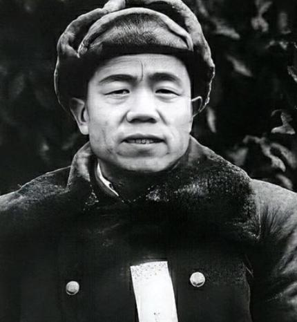 1950年代有国家干部觉得空军飞行员的伙食标准太高了，要求下降，南京空军司令员聂