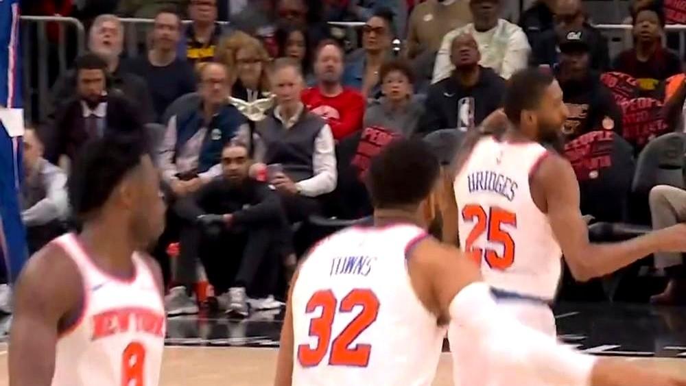 NBA这盘棋，真是越来越有意思了！

尼克斯为了季后赛不碰76人，也是拼了。常规