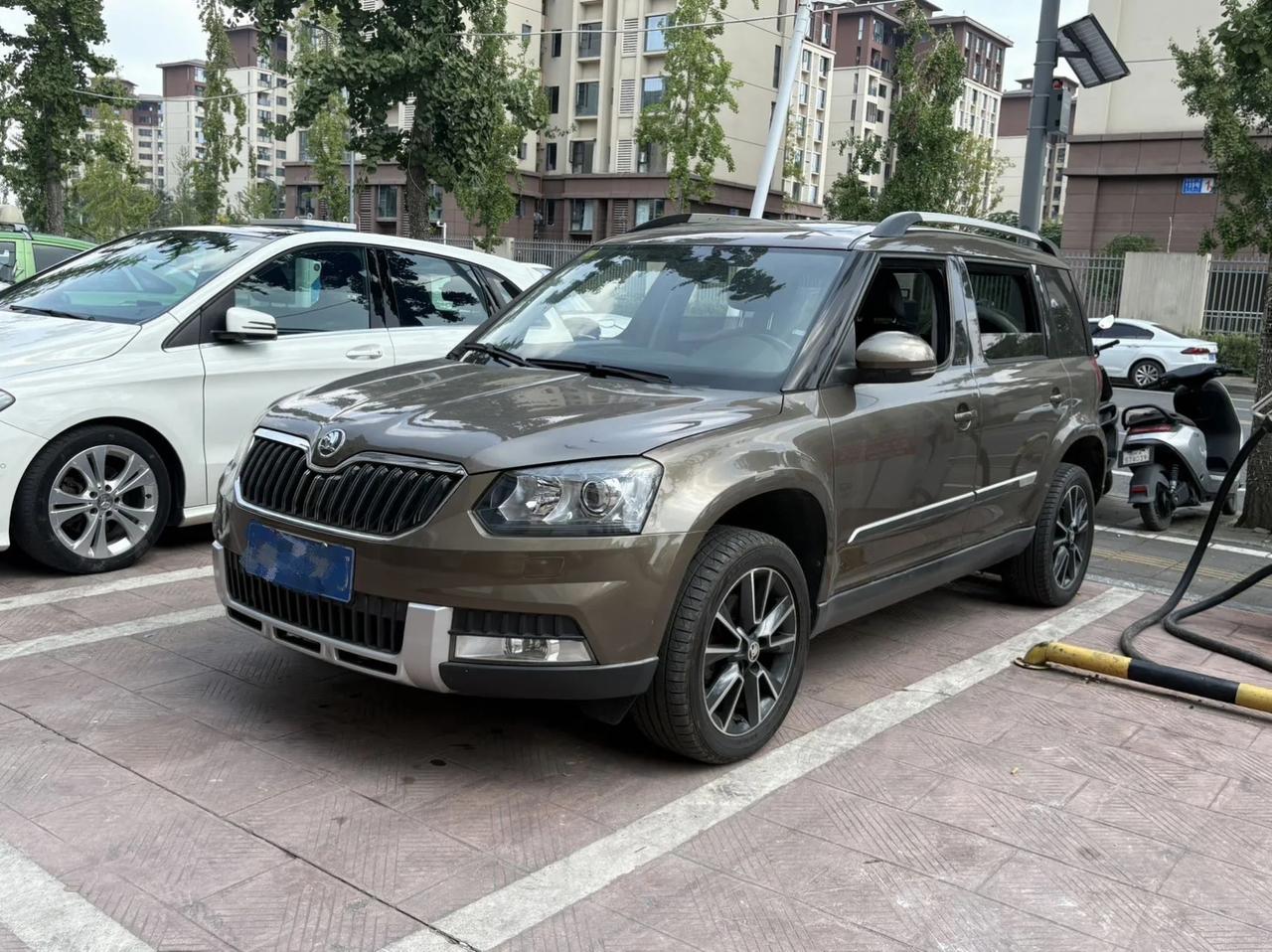 你们要的四驱书包Yeti到店了！
斯柯达野帝，2014年上牌，沪牌一手车。目前里