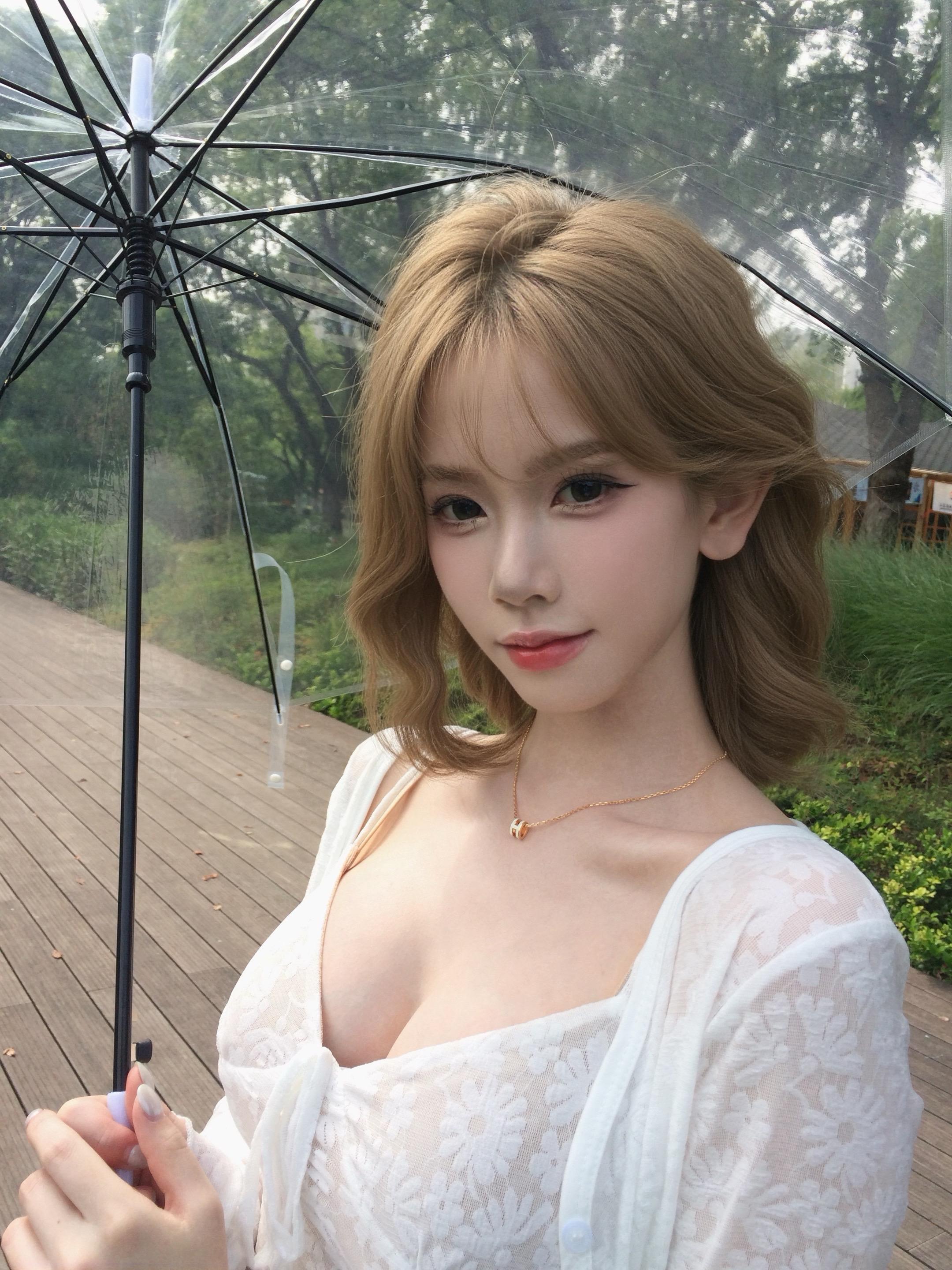 哪怕偶尔阴天 也别忘了自己本身就是小太阳  永远有驱散阴霾的能力
