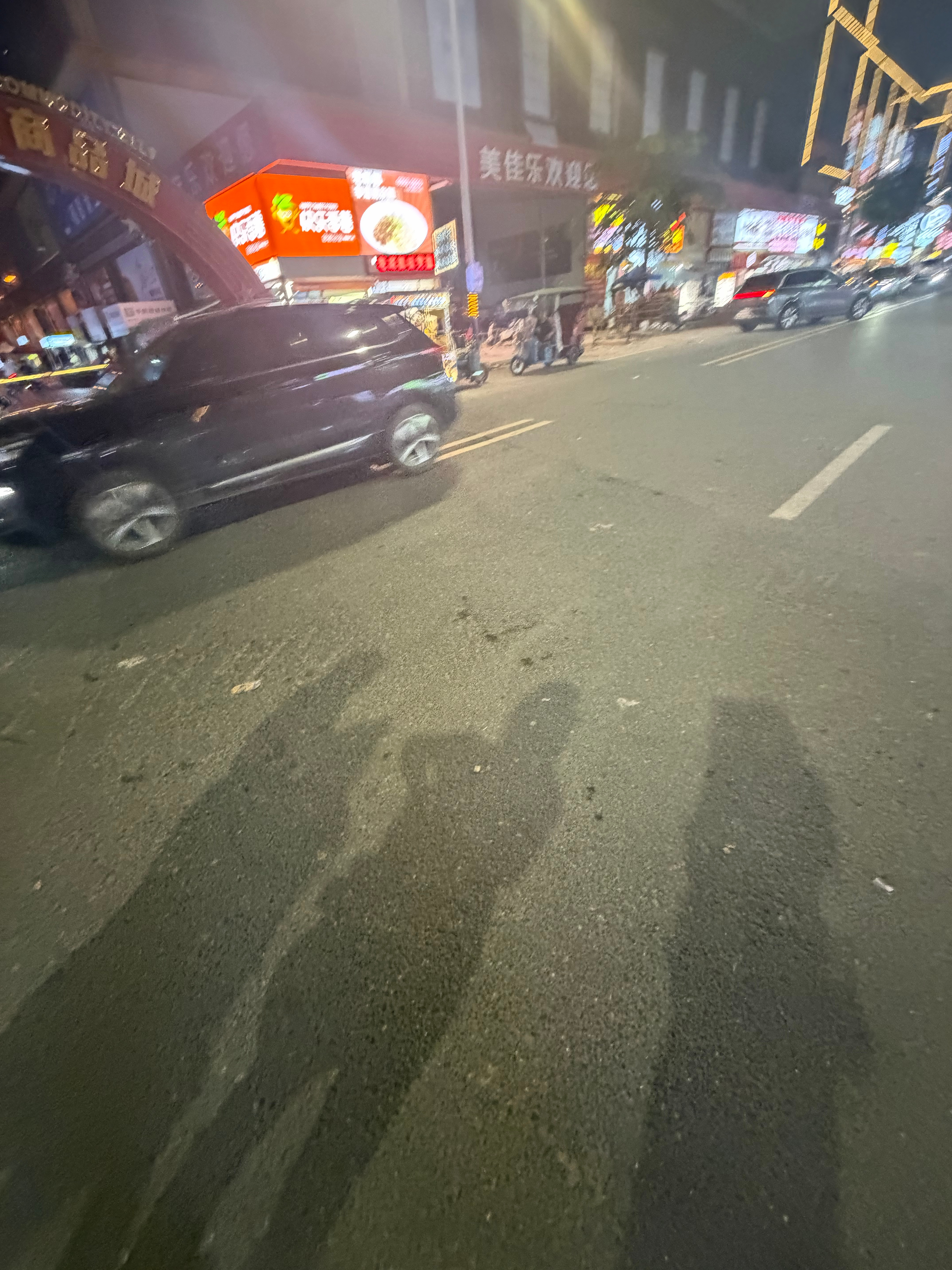 我们几个看到了录制20天 起初是开心的和疑惑的开心是可以20天和哥哥姐姐见面疑惑