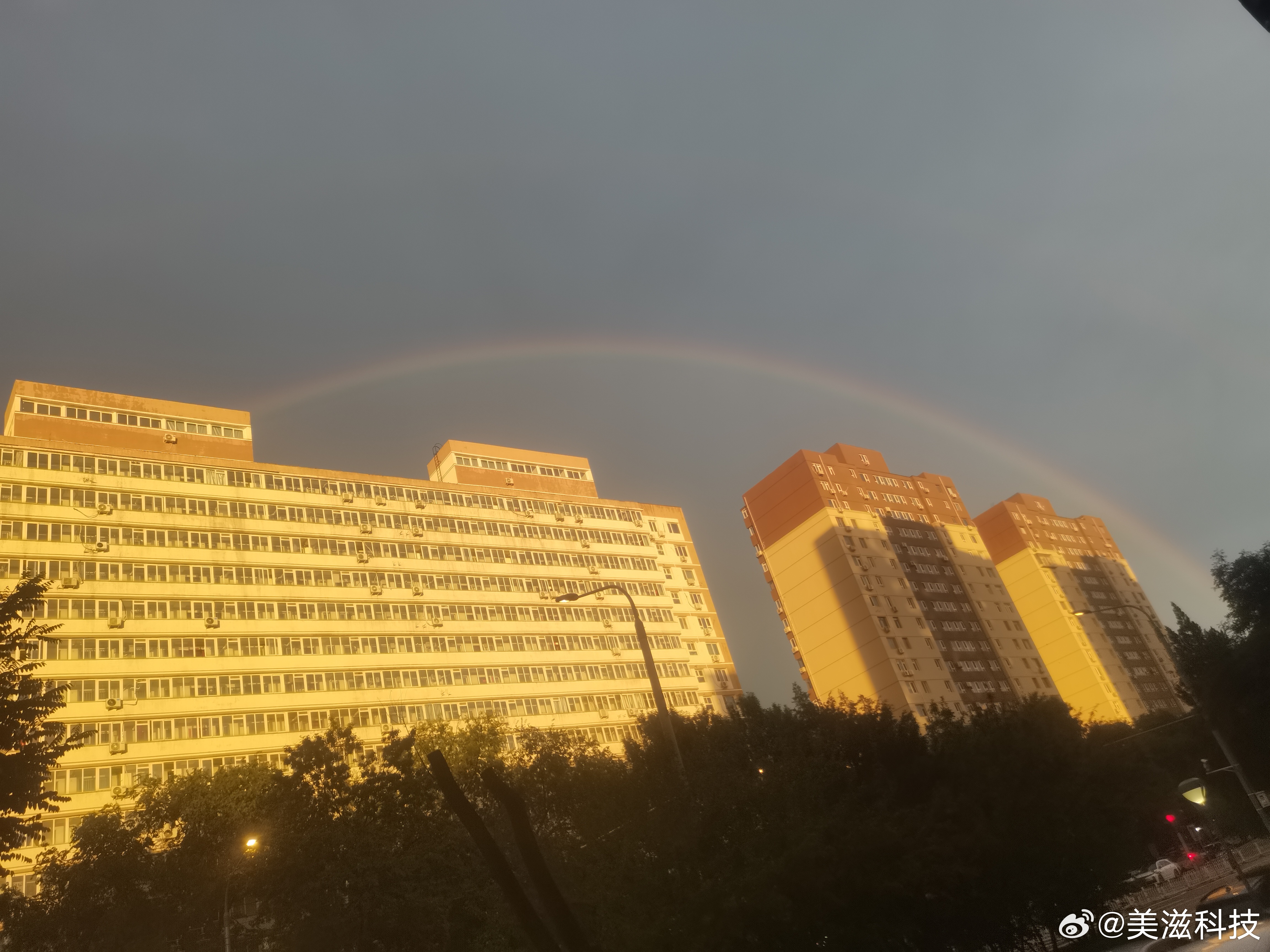 这彩虹可以呀！ 