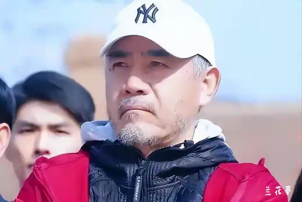 岁月不饶人，仿佛一夜之间，陈宝国老了。
他真是一位老戏骨，老艺术家。演戏，功底扎
