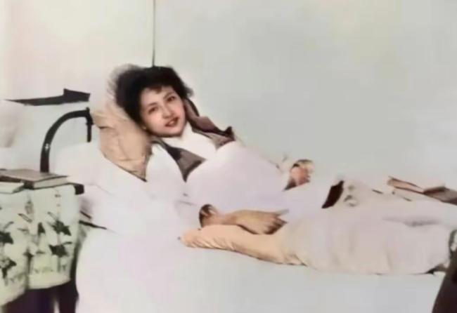 1929年，林徽因刚生了孩子，被撑大的肚子还没恢复，梁思成却拿起相机一顿拍！19
