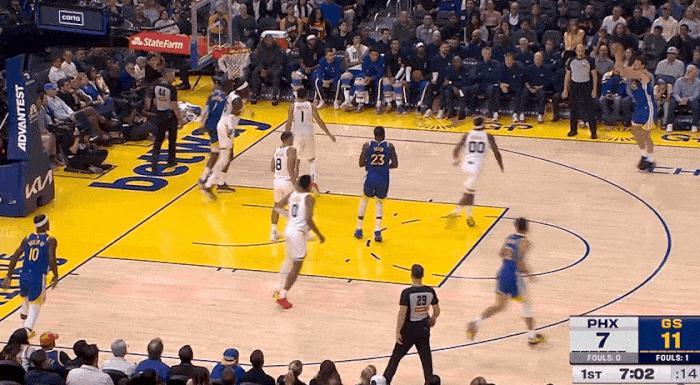 高炮台！如今波斯特的三分真稳！
在今天NBA常规赛勇士对阵太阳的第一节比赛中，波