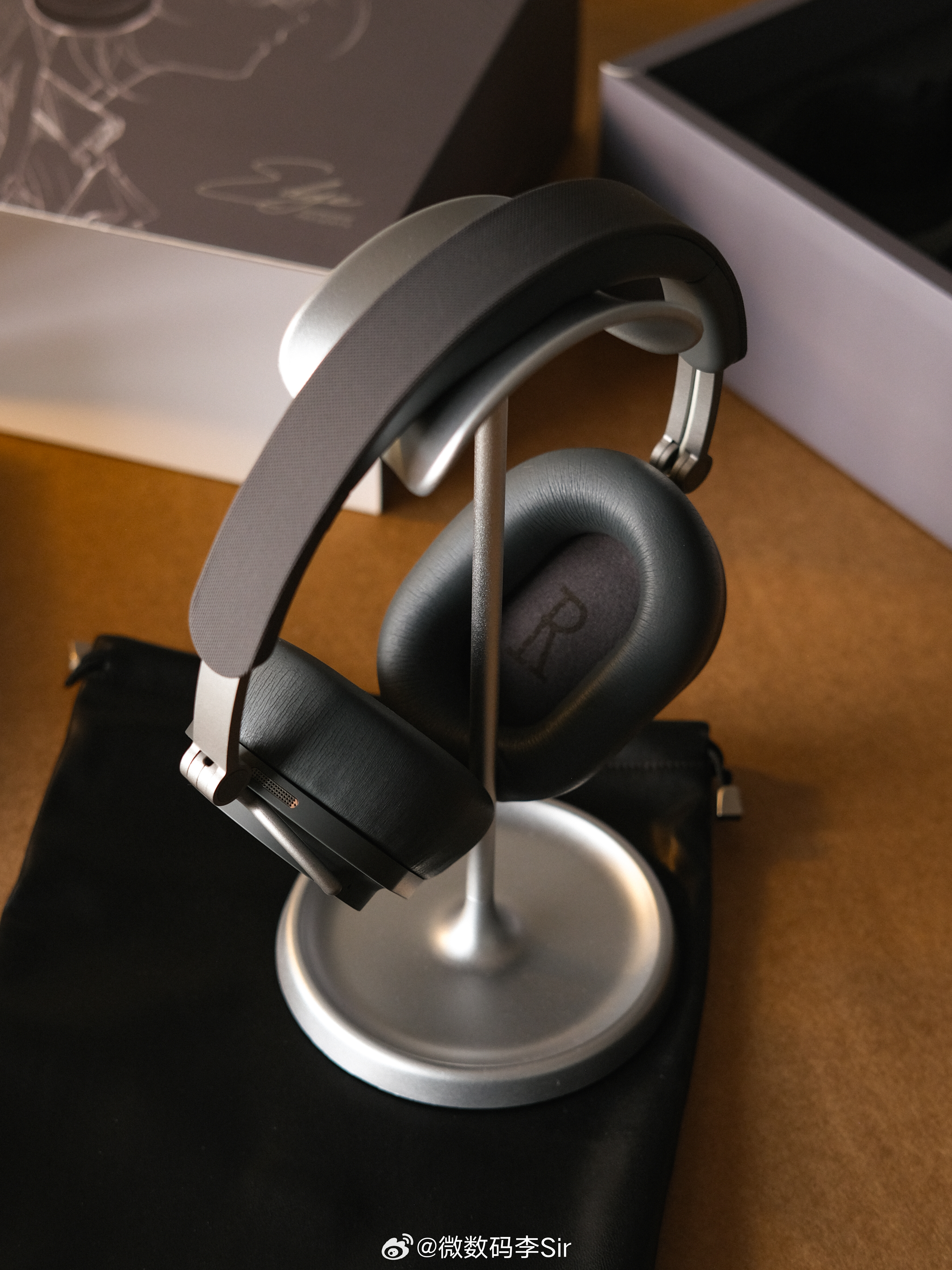 👋🏻 𝗛𝗶∙𝗢∙𝗰𝘁𝗼𝗯𝗲𝗿“ 生活的色彩藏进了镜头里 ”