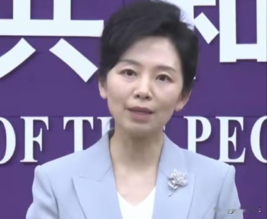 中国商务部正式宣布，
4月24日，中国商务部正式宣布：为维护国家安全和利益，将七