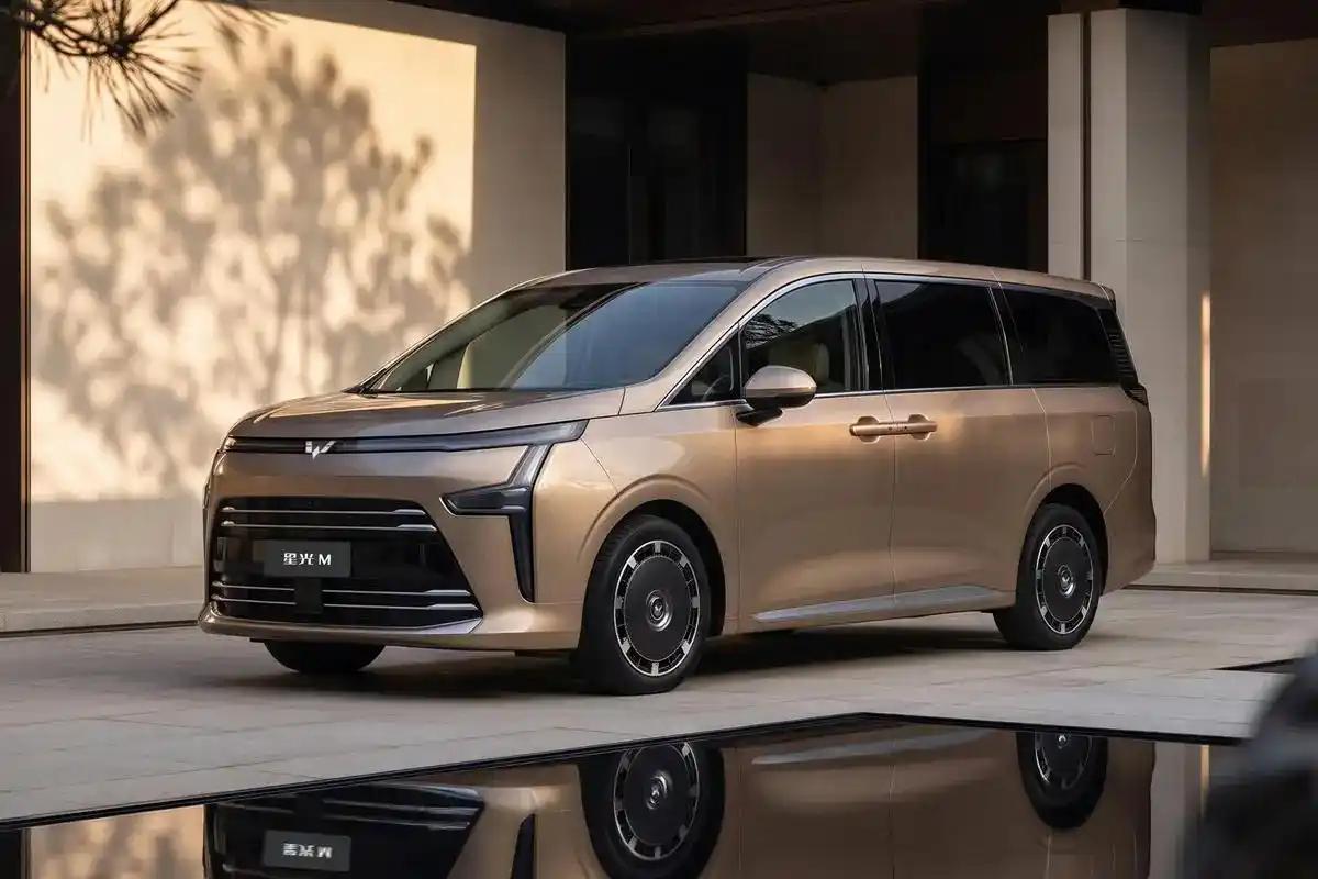 五菱星光 M 这款 MPV 一出来，就能猜到它要打什么牌 —— 极致性价比的家用