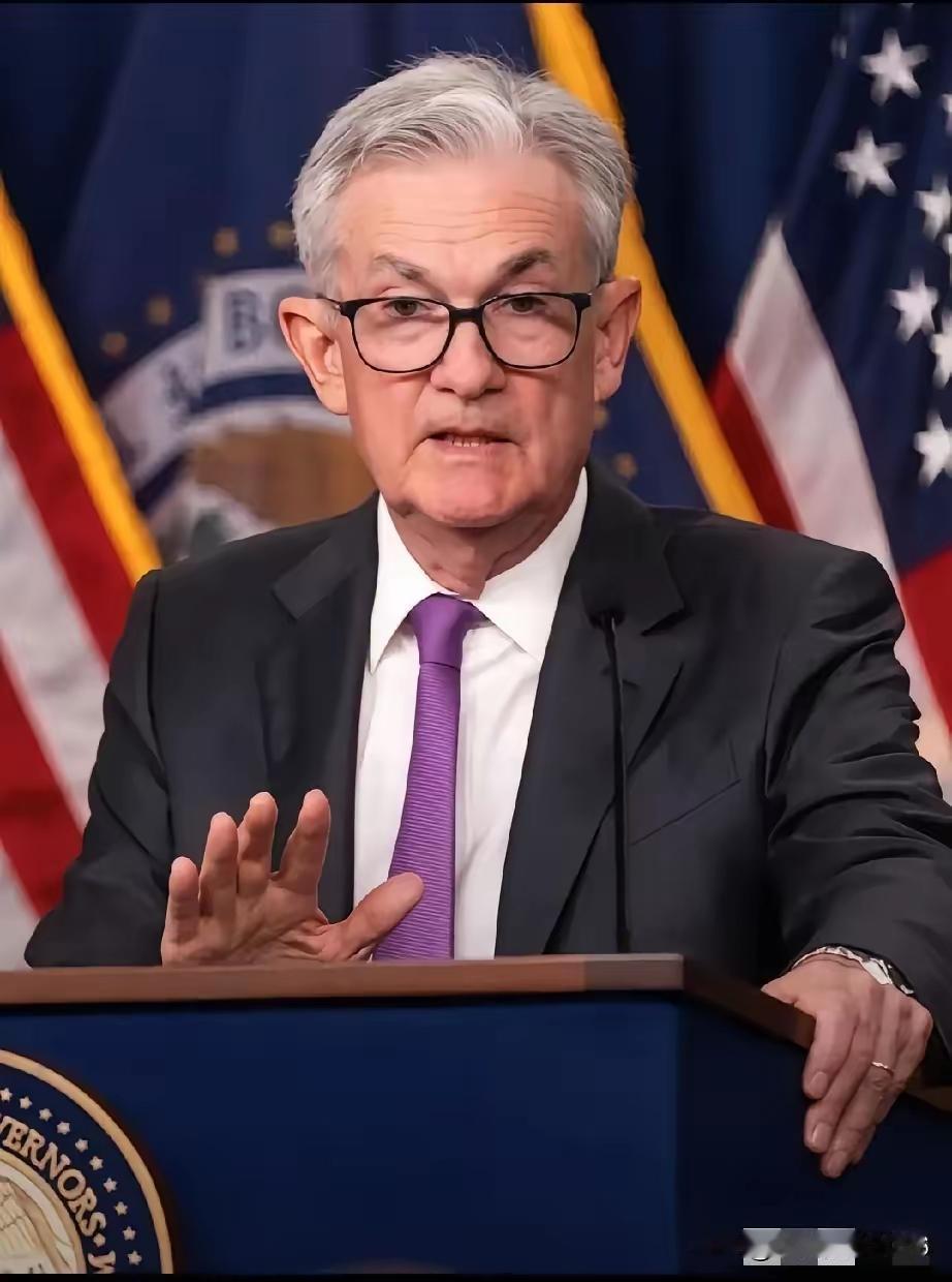 昨日消息，
美联储传来新消息 ！
  2026年2月4日，美国政坛上演了一出“搬