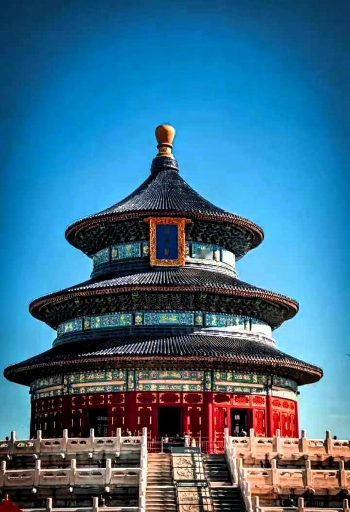 天坛那棵 600 年的柏树，据说基辛格看过后只说了一句话：这东西，我们复制不出来