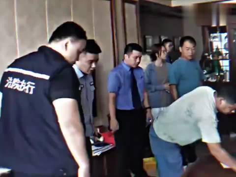“财神爷：给你机会你也不中用啊”