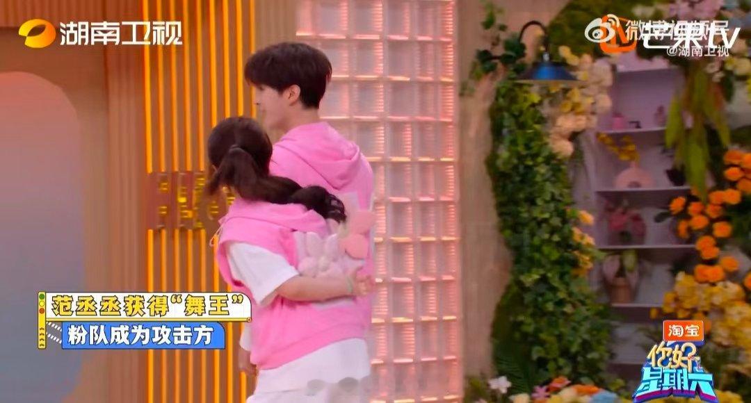 马丽跳撕魏哲鸣马丽火力全开快准狠绝杀！马丽起跳撕花一气呵成，魏哲鸣来不及反应，火