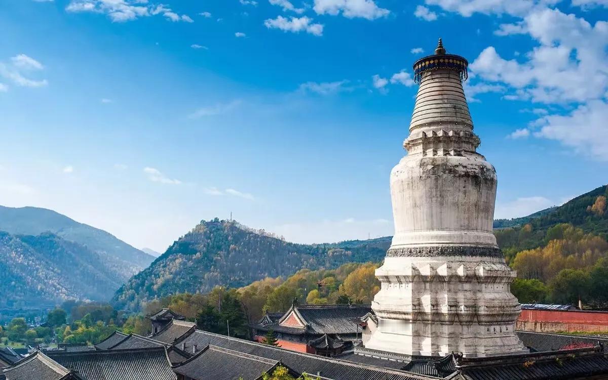 五台山朝拜五方文殊菩萨大朝台预计于3月12日正式开放，另佛母洞缆车也于3月12日