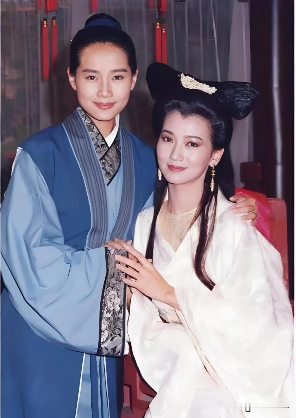 三十多年弹指一挥间，许仙白娘子还是那么般配。