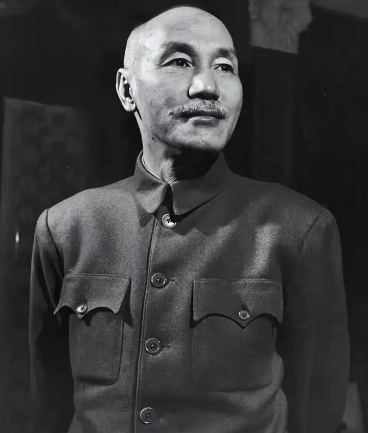 历史底线绝不能松动！
 
近日，网传蒋介石拟迁葬大陆的消息一出，直接引爆全网，网