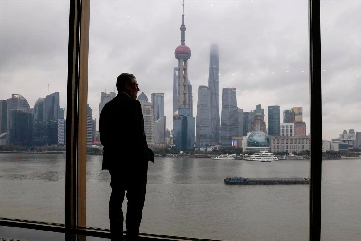 斯塔默回到英国后，他的随行记者意犹未尽，回忆道：“中方与斯塔默会谈的时候，提到两