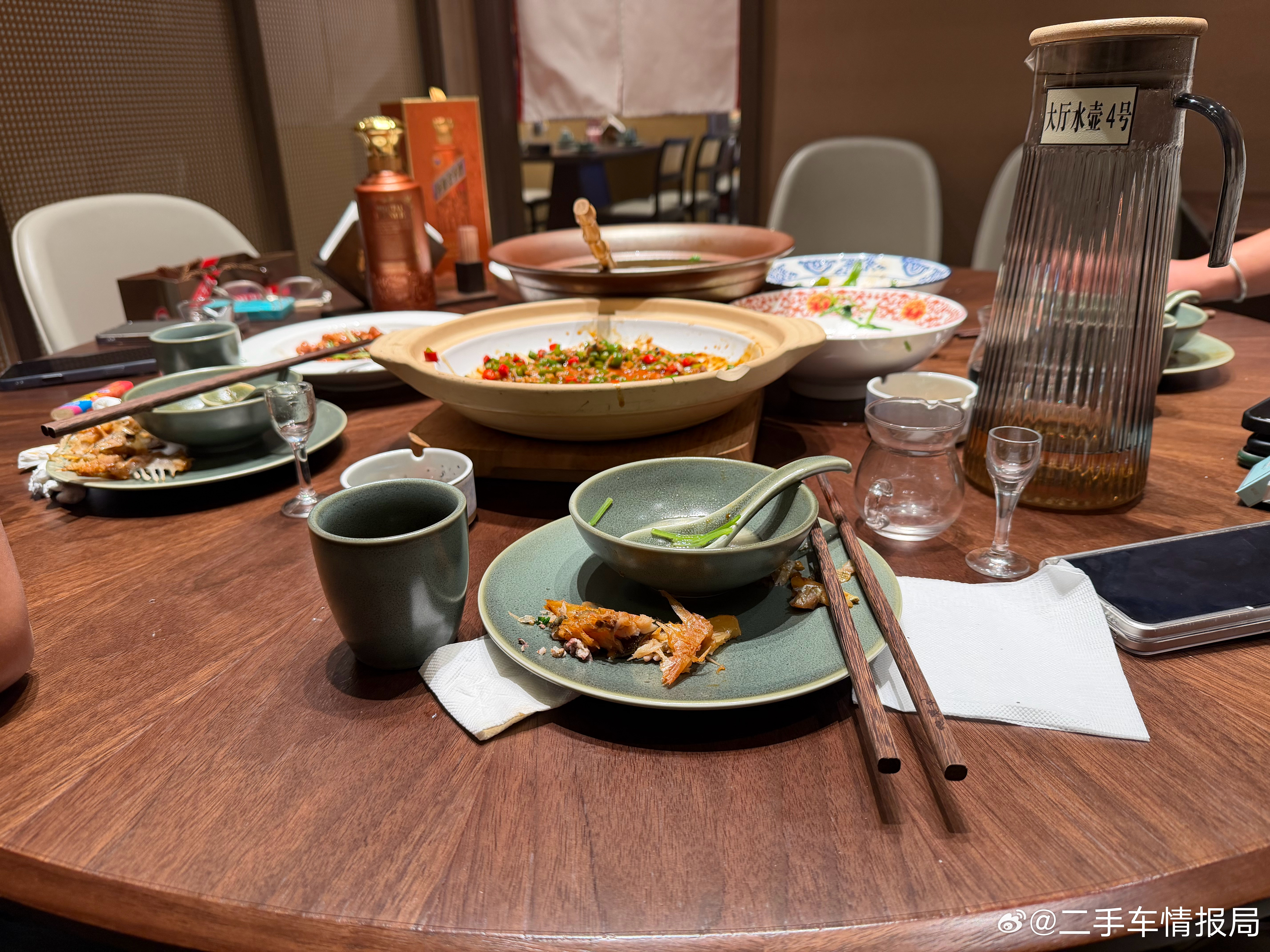 今天朋友请吃饭，叫我喝酒他中间给我倒了好几次，我都拒绝了我都忍住了，要珍惜自己的