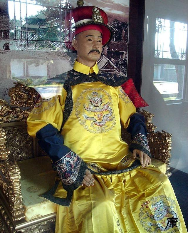 所谓康熙擒鳌拜，只是电视剧演绎罢了，事实是鳌拜根本没有反抗，直接束手就擒了。
